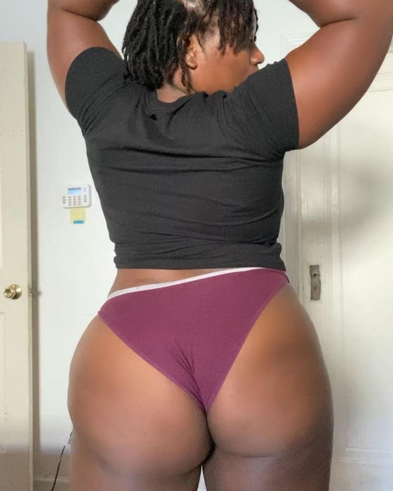 17P My huge ass n titties