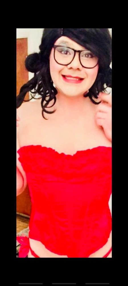 16P Sissy Brittany