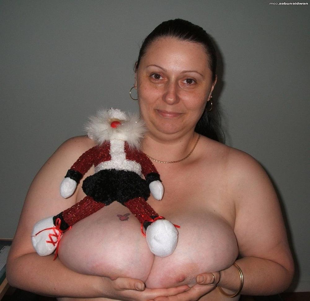 25P Huge tits chibby milf