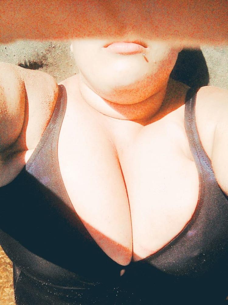 25P Retarded ugly Girl Huge tits