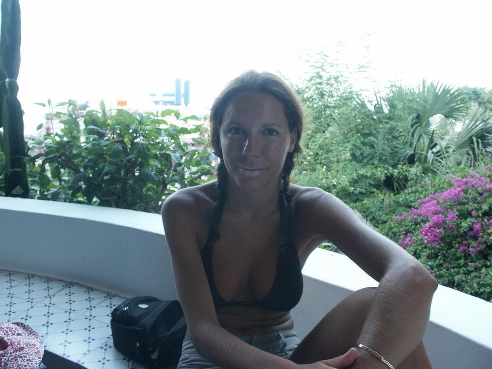 25P Slim brunette webslut MILF with great tits and tanlines
