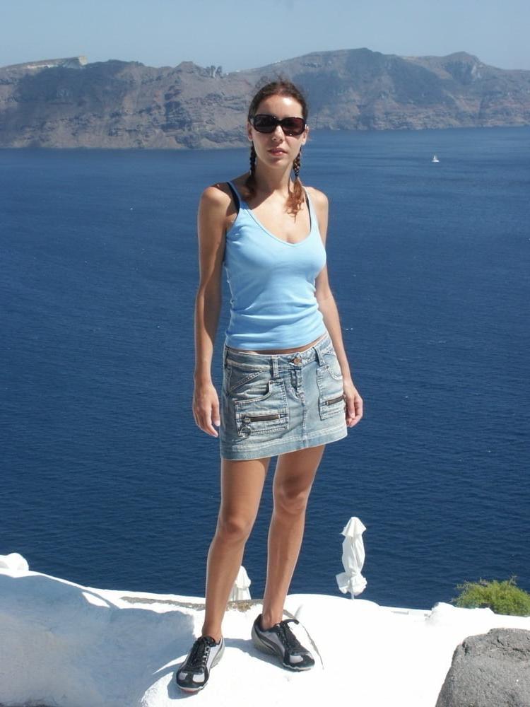 25P Slim brunette webslut MILF with great tits and tanlines