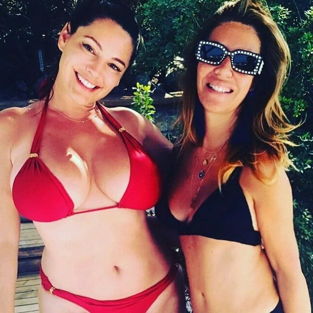25P Kelly Brook Huge Tits
