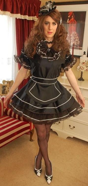 25P Sexy Sissy Maids