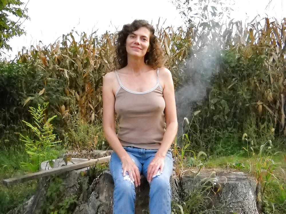 6P Skinny MILF