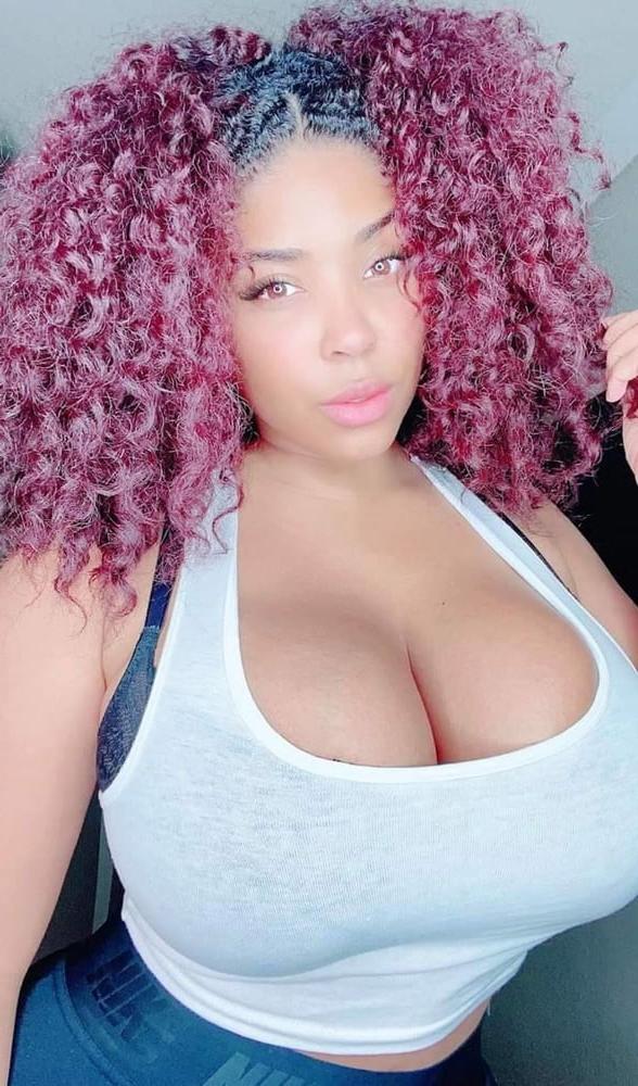 25P Huge Tits Huge Ass3
