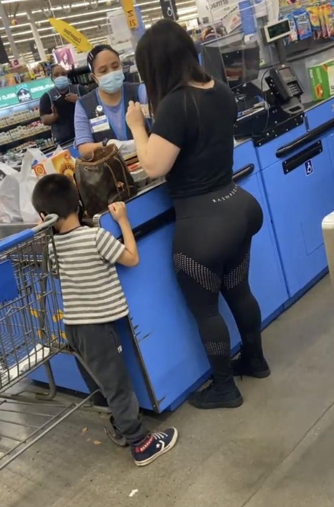 25P Huge Tits Huge Ass3