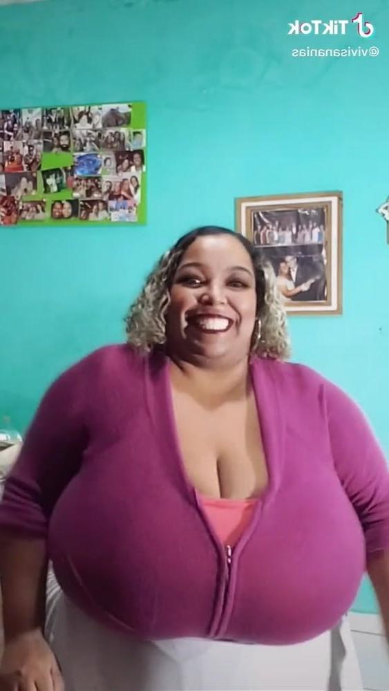 25P Huge Tits Huge Ass3