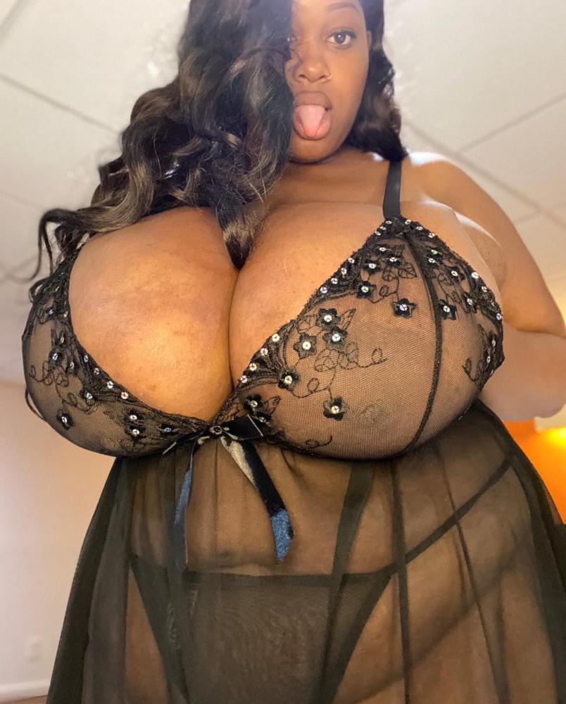 25P Huge Tits Huge Ass3