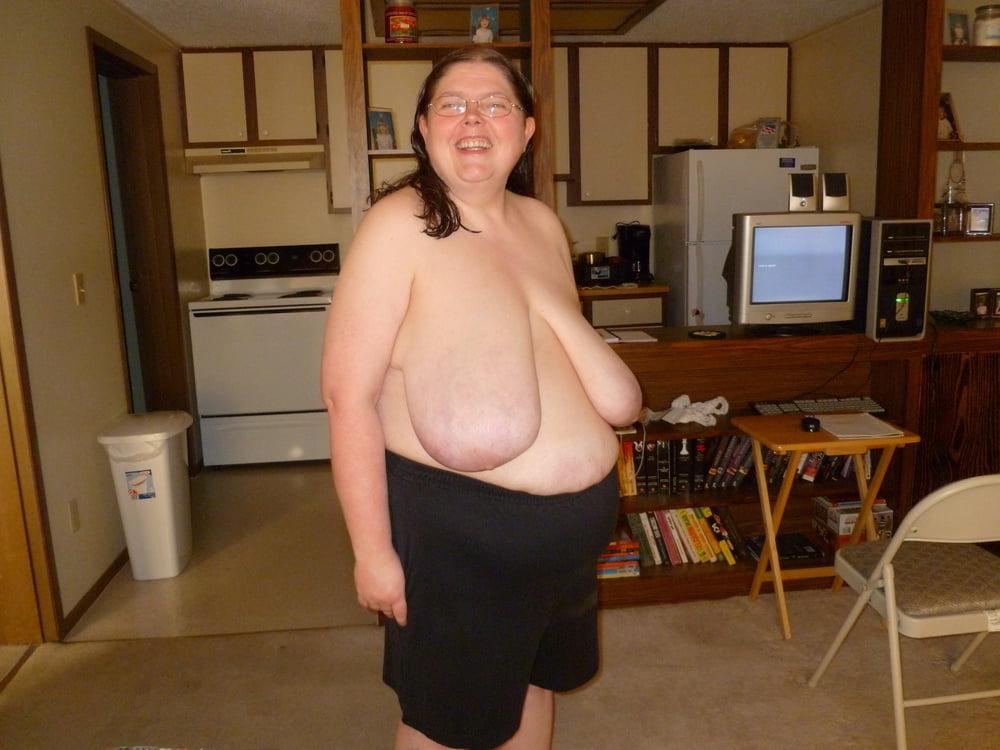 25P Mature huge boobs hang on!!