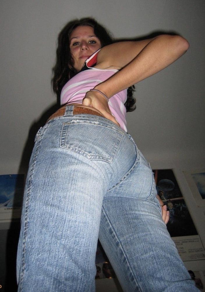 25P Laura - hot slim brunette with great tits