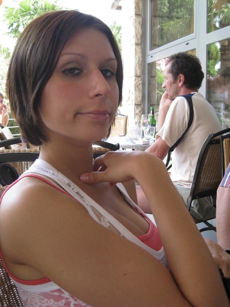 25P Laura - hot slim brunette with great tits