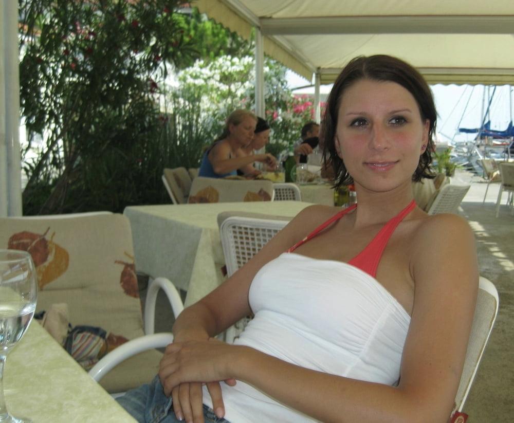 25P Laura - hot slim brunette with great tits
