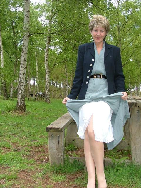 10P Skirt Raising...!