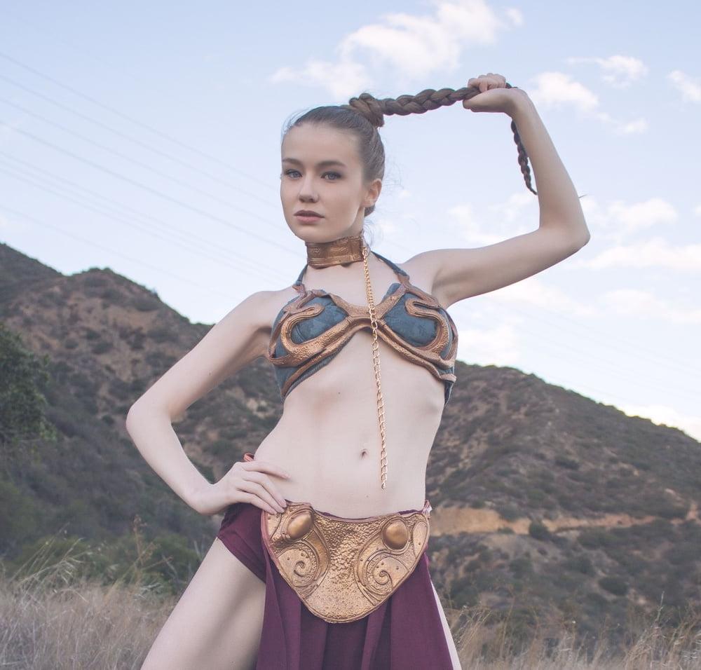 25P Emily - Sexy Slave Leia
