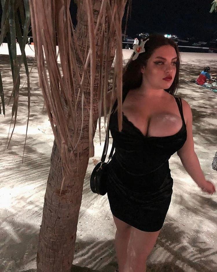 25P Tits ..... Huge Russian Juggs 1.0