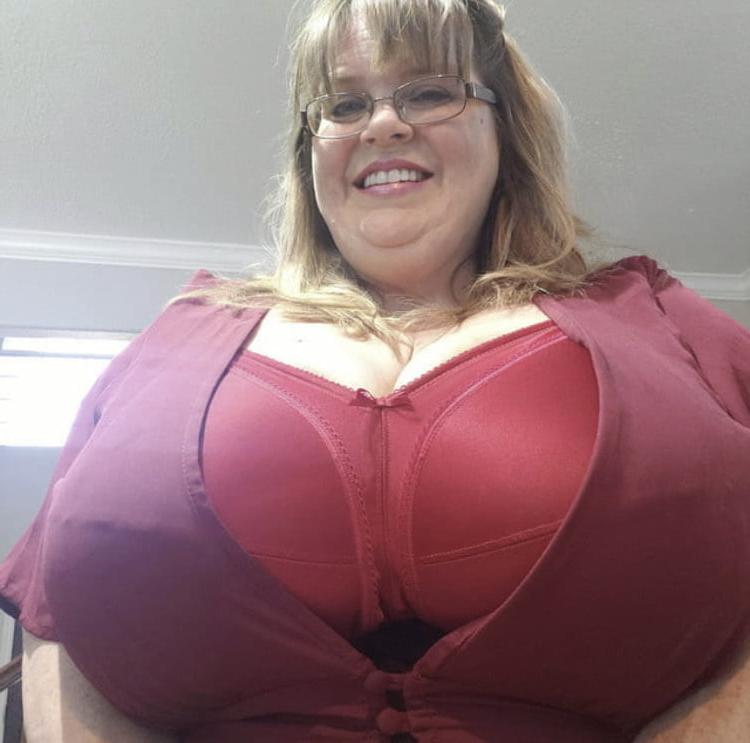 25P Huge boobs (not naked)