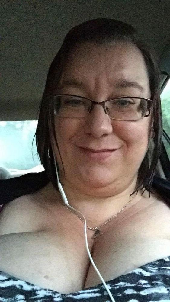 25P 44h huge milf knockers