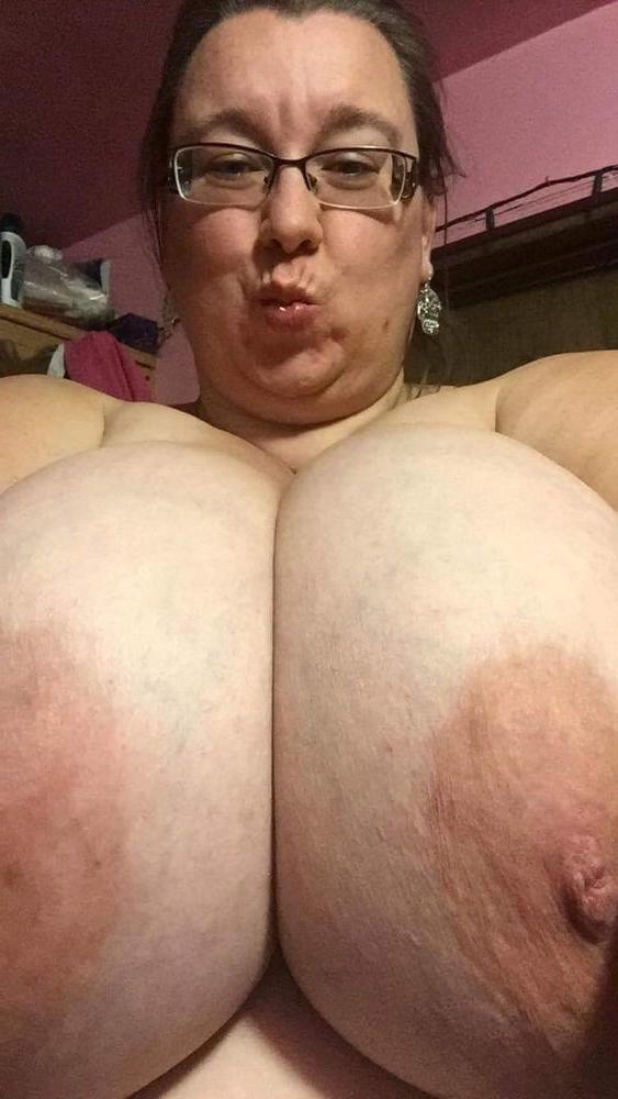 25P 44h huge milf knockers