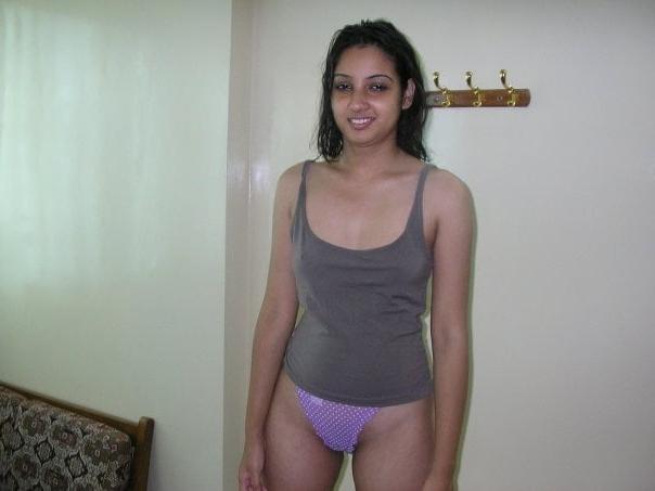 25P Nisha Slim Sexy Girl