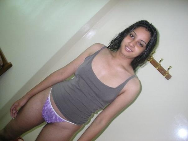 25P Nisha Slim Sexy Girl
