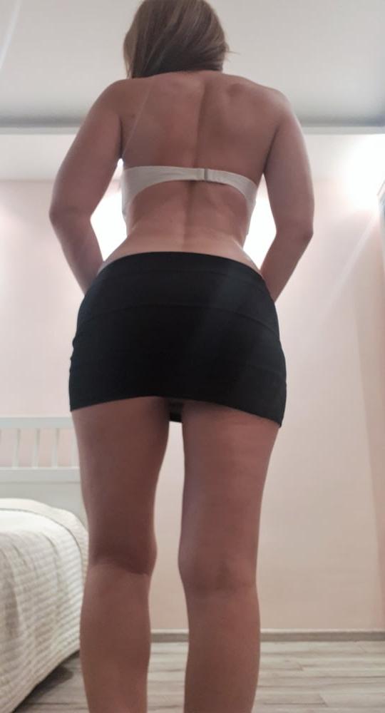 19P Black Bodycon Skirt