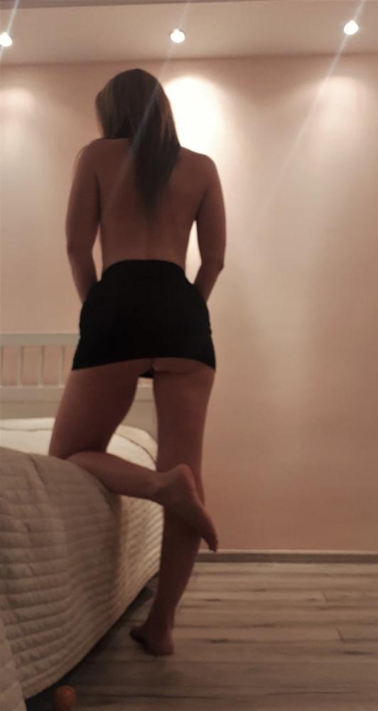19P Black Bodycon Skirt