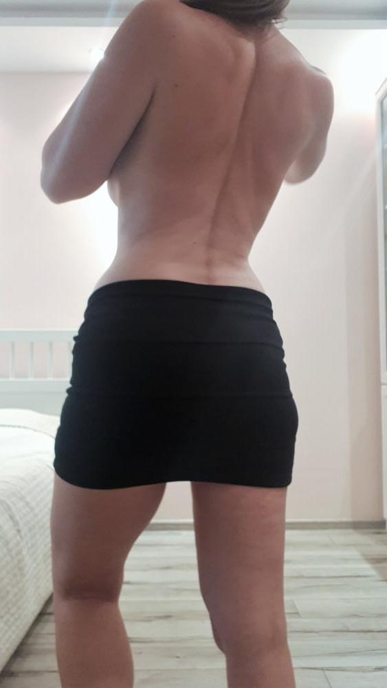 19P Black Bodycon Skirt