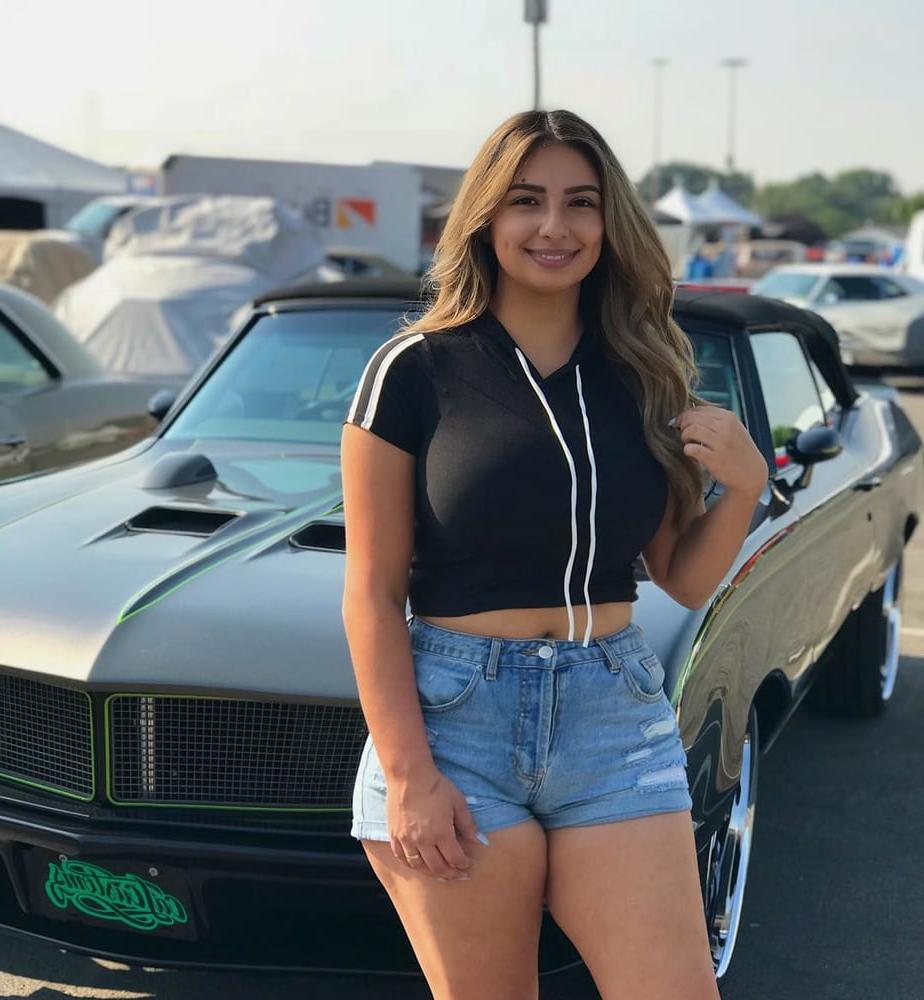 25P Huge Boobs Latina Diana
