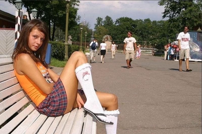21P Under the skirt without panties