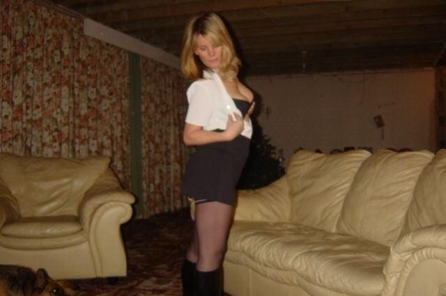 25P Sexy slim blonde MILF Carla - Enjoy!