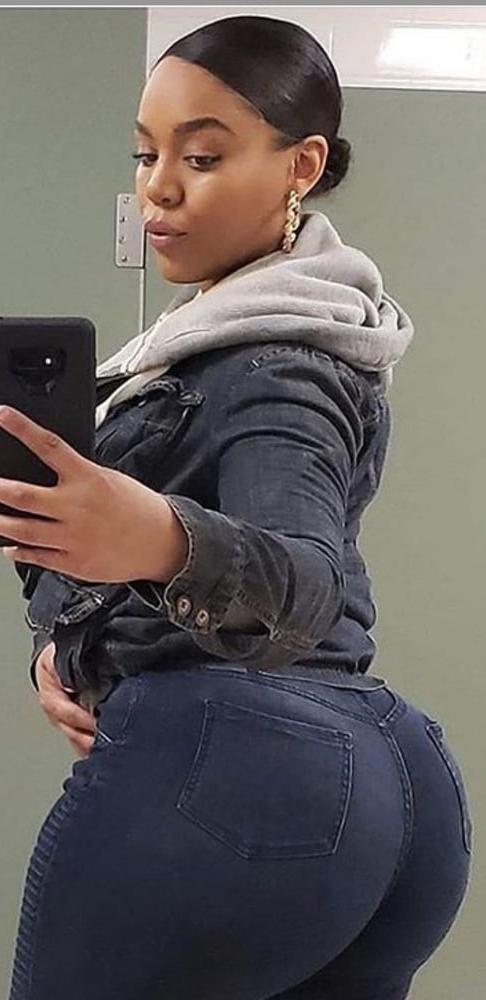 18P Sper sexy slim thick pear S.greyy