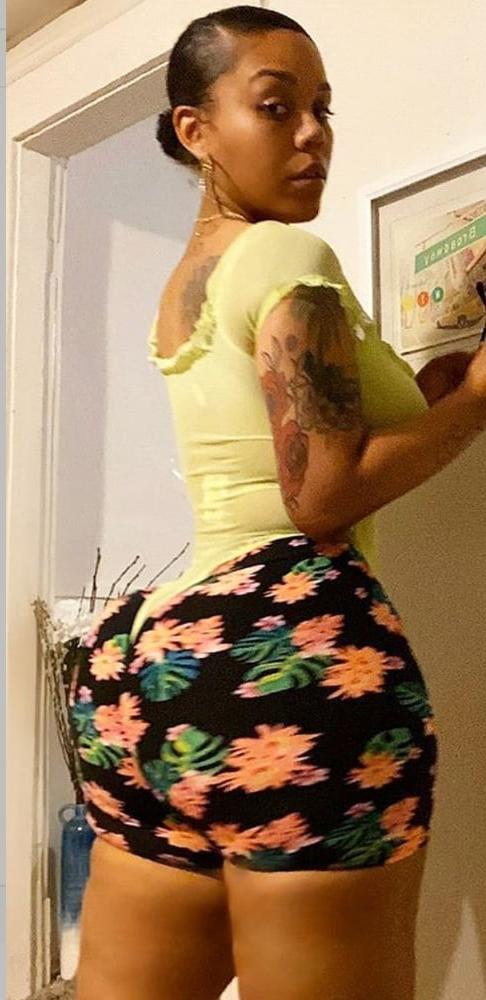 18P Sper sexy slim thick pear S.greyy