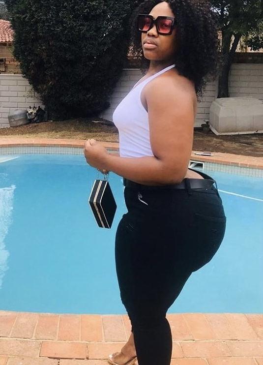 16P Huge tits and ass