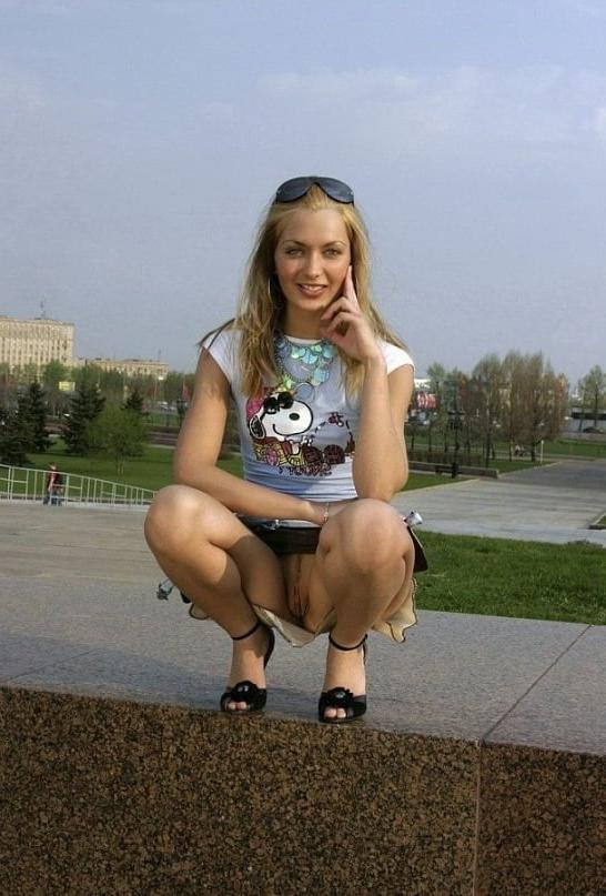 14P Walking without panties under her skirt