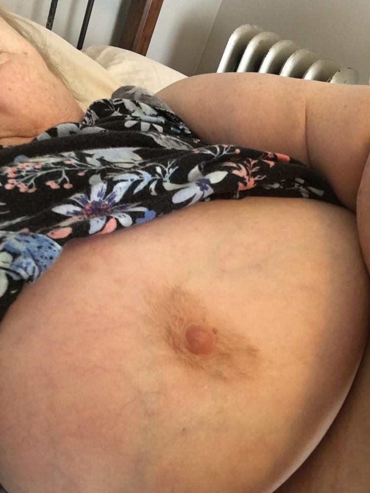 8P 70-year-old skank showsoff her 46 h balloons