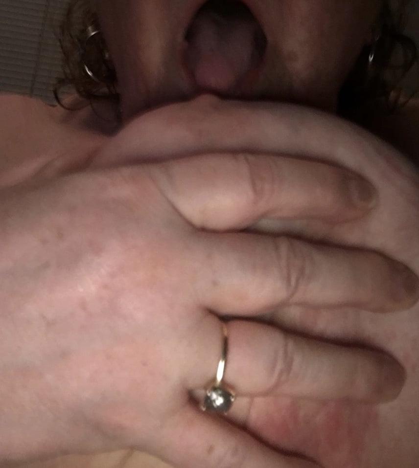 8P 70-year-old skank showsoff her 46 h balloons