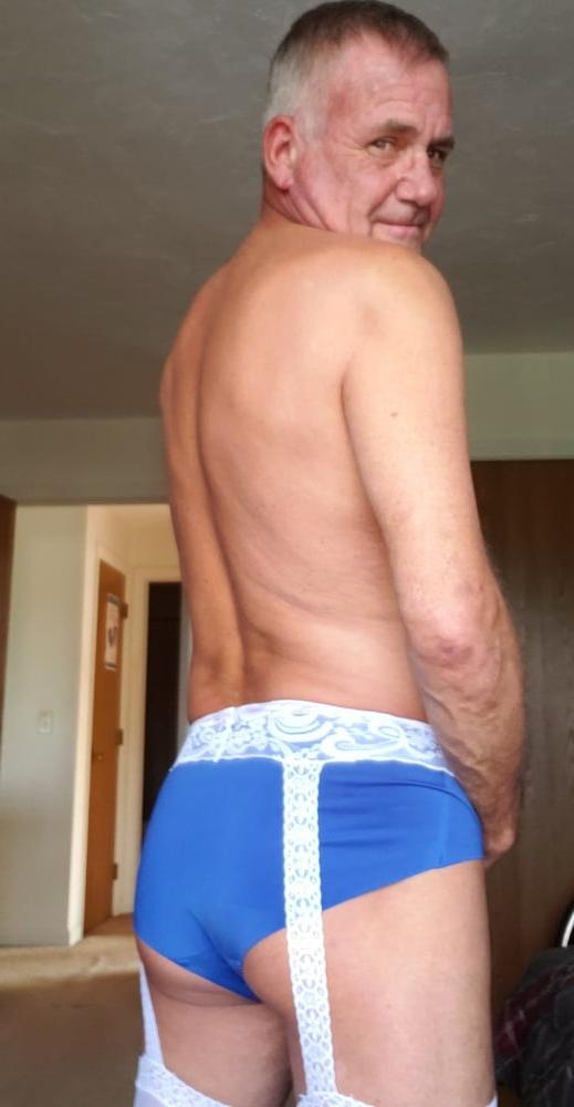14P Sissy Papa