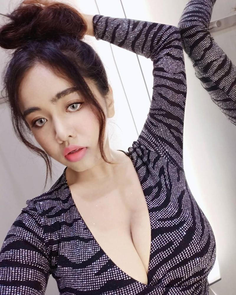25P Little asian body HUGE JUGGS