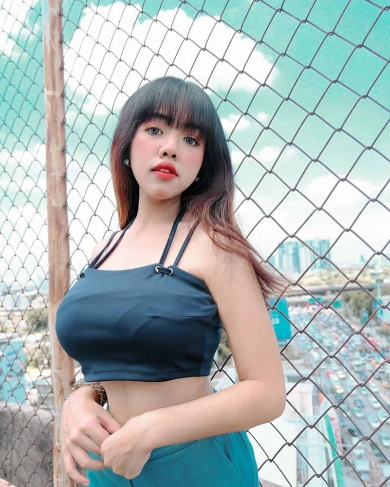 25P Little asian body HUGE JUGGS