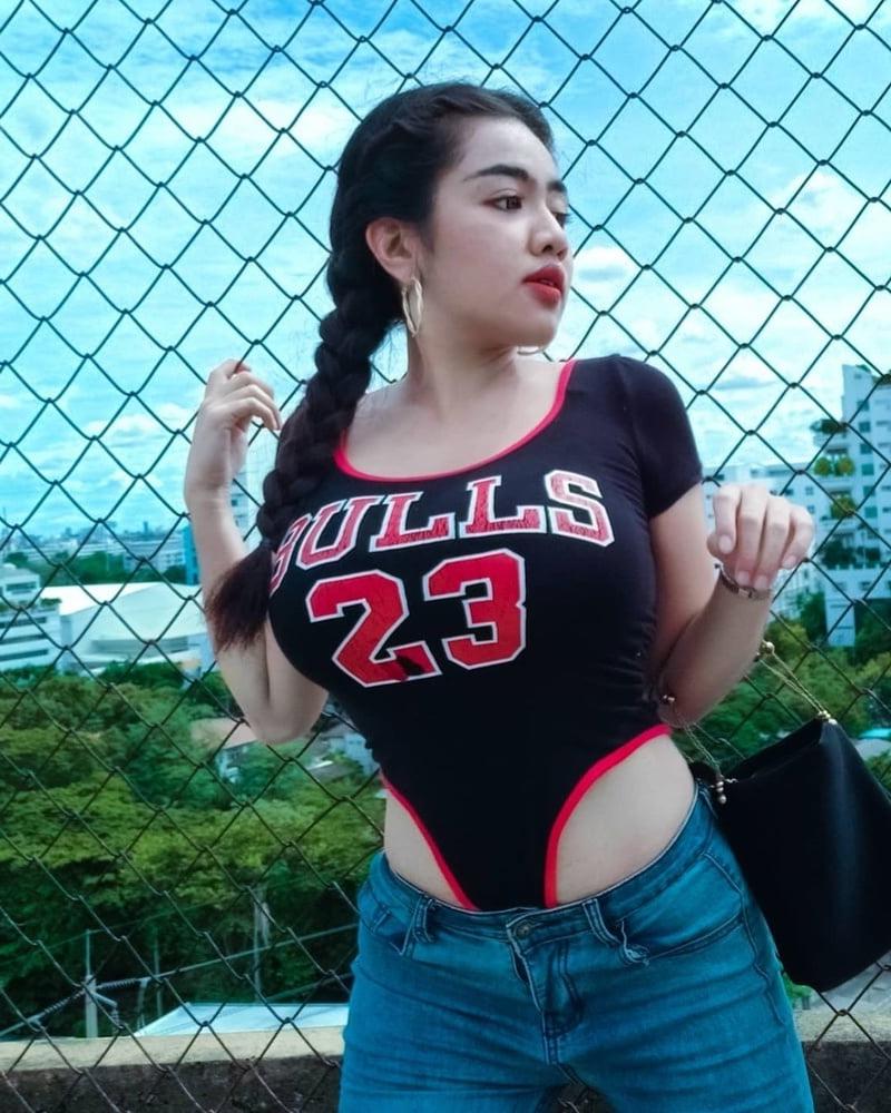 25P Little asian body HUGE JUGGS