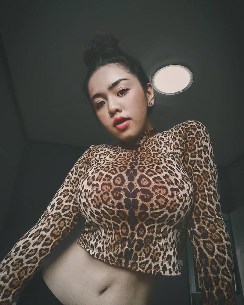 25P Little asian body HUGE JUGGS