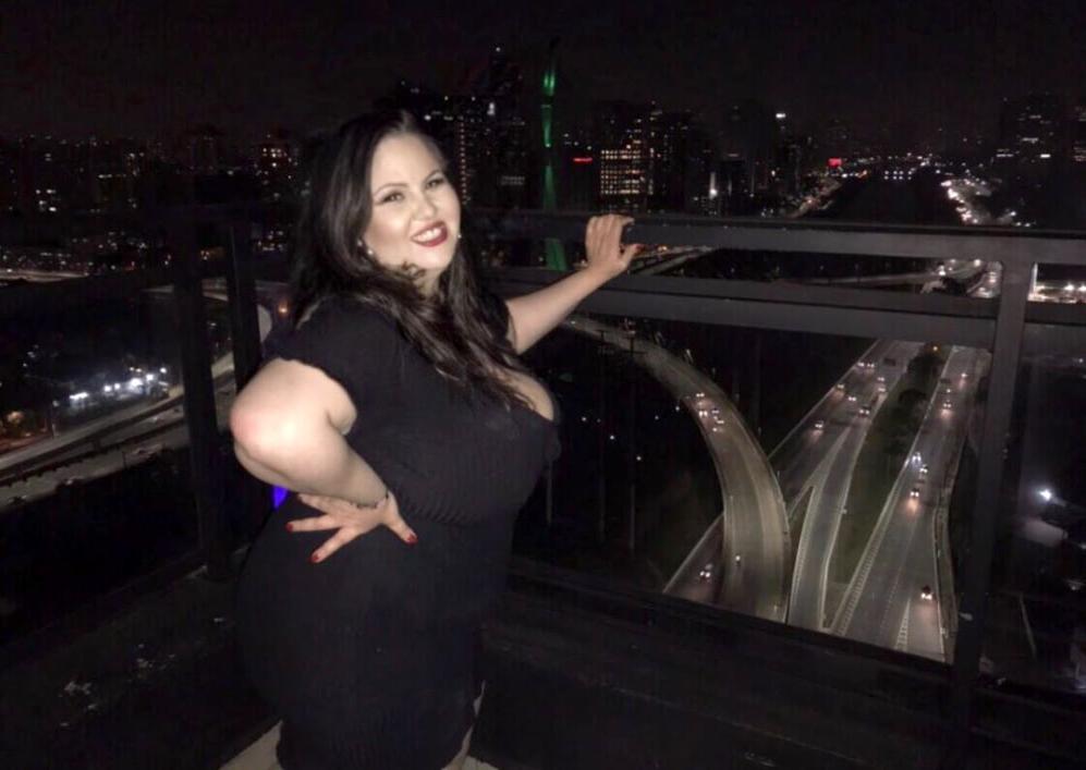 25P Huge tits BBW (clothed)