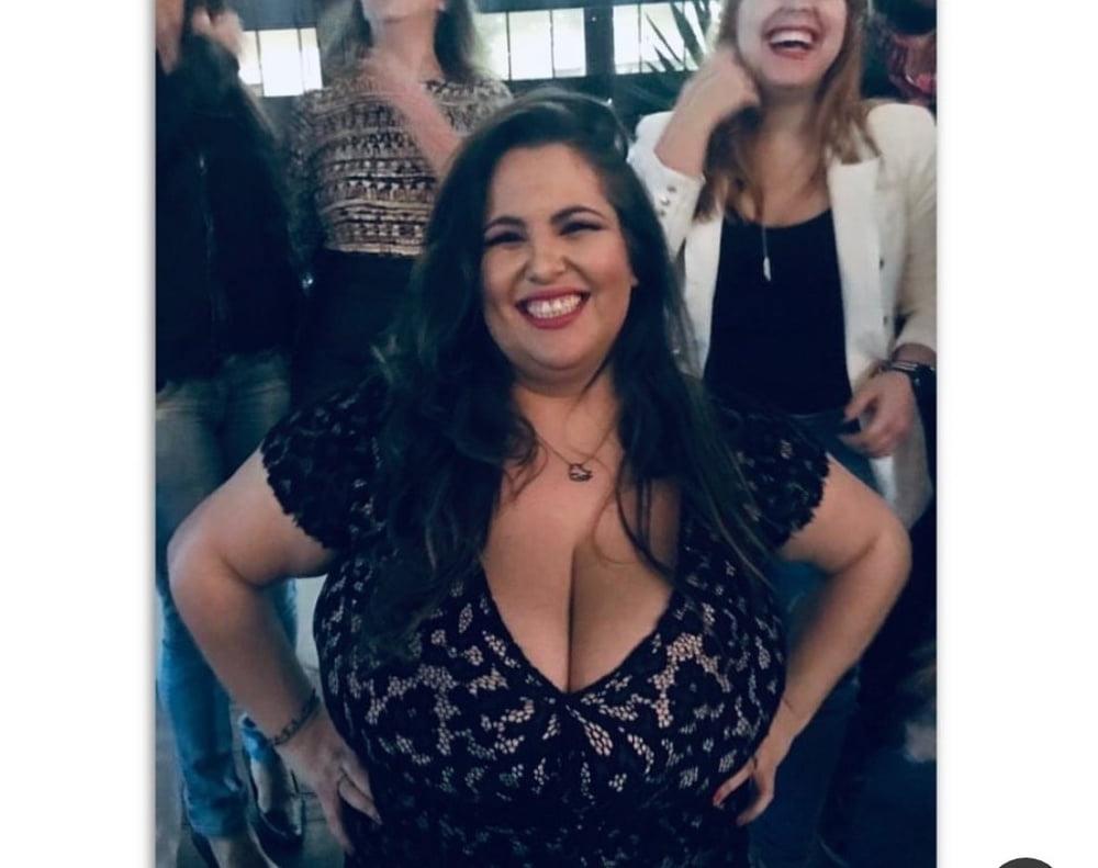 25P Huge tits BBW (clothed)