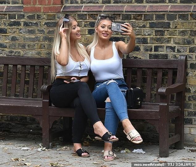 25P Eve Gale huge tits and arse