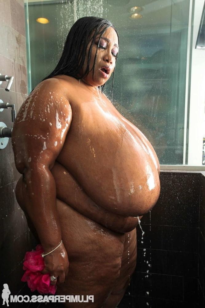 25P Mature bbw huge boobs XL slapper for hungry snacking