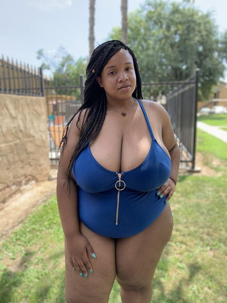 25P Huge Tits Huge Ass2