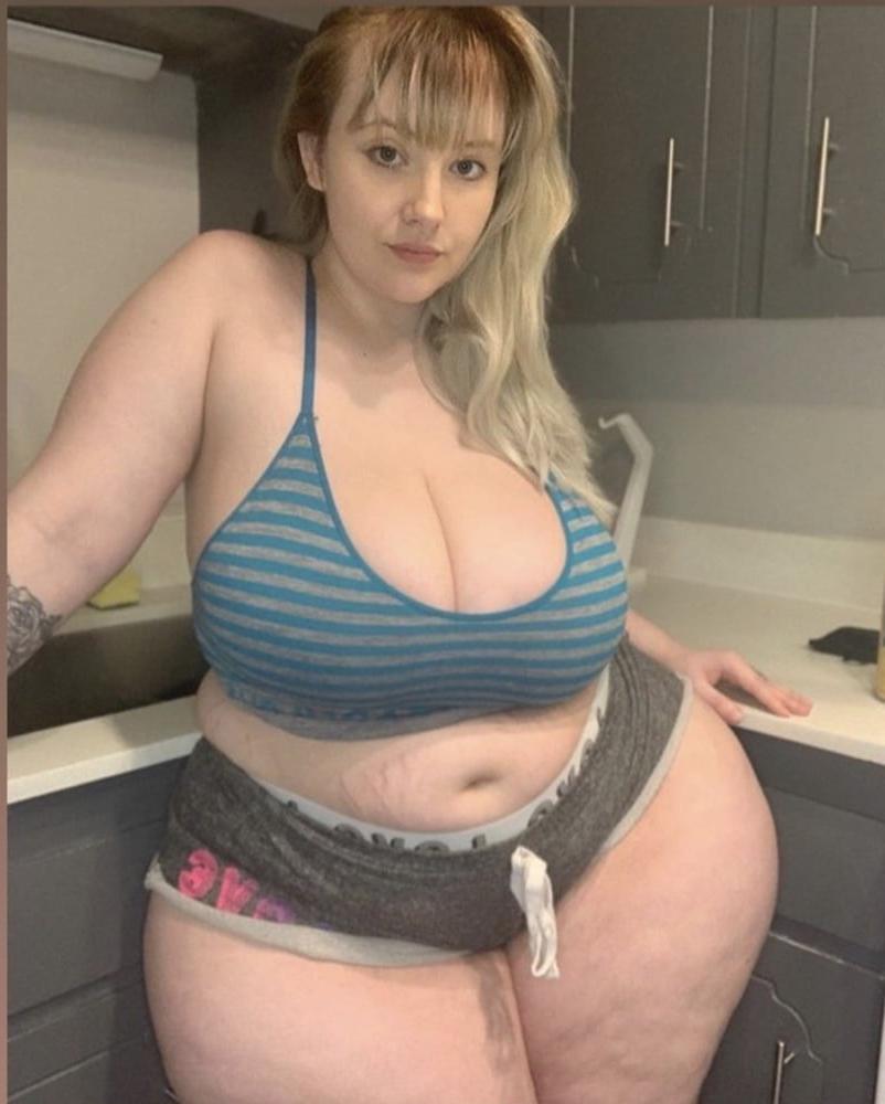 25P Huge Tits Huge Ass2