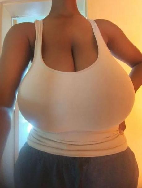 25P Huge Tits Huge Ass2