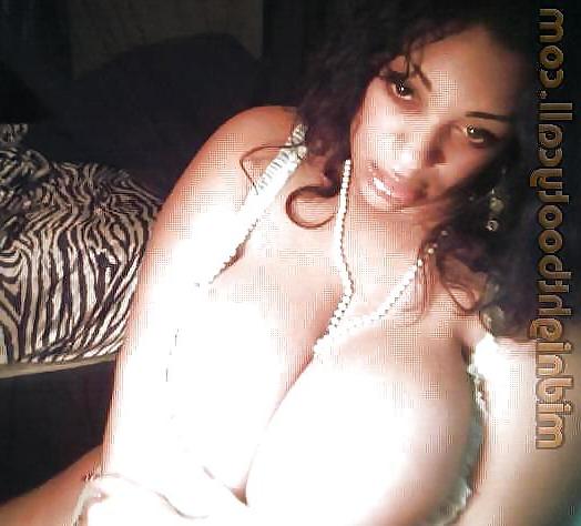 25P Huge Tits In Tight Tops Pt 3